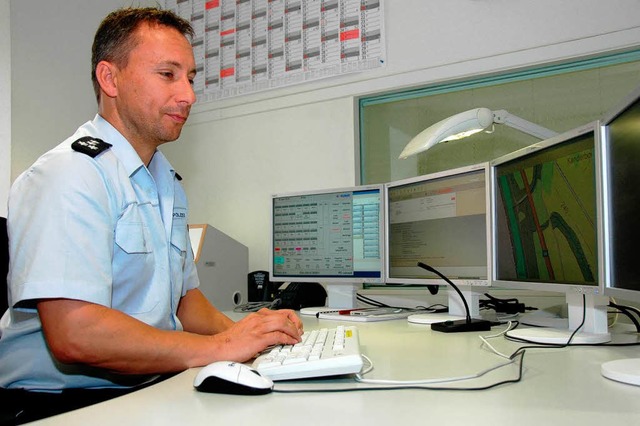 Lagezentrum der Polizeidirektion Lrra...r Polizeireform nach Freiburg verlegt.  | Foto: Nikolaus Trenz