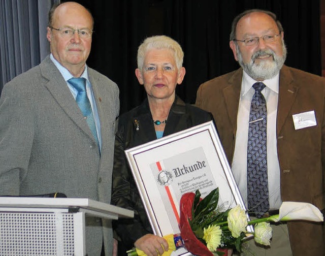 Verabschiedet wurde Ingrid Hog nach ih...erhard Mayer (links)  und Karl Krmer.  | Foto: Helmut Hassleri