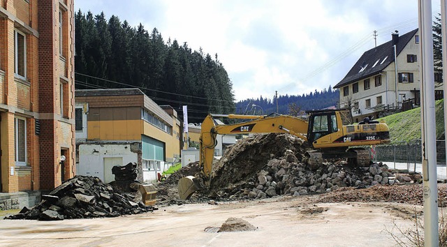 Der Altbau der IMS in Eisenbach ist ab... Wochen wird mit dem Neubau begonnen.   | Foto: Gert Brichta
