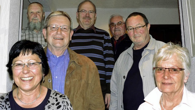 Gruppenbild mit Damen: Fr 50 und 40 J... und Ingrid Braunagel (vorne rechts).   | Foto: Ute Aschendorf