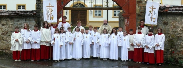 Zwlf   Kinder aus Riedern am Wald, H...tlich umrahmte Gottesdienst stattfand.  | Foto: Christiane Seifried