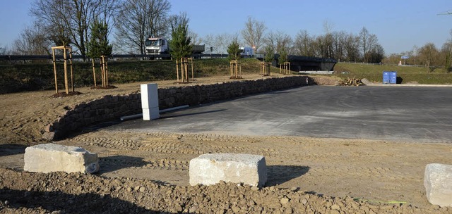 Auf den ersten Blick ein schner Parkp...ber Lagerplatz der Autobahnmeisterei.   | Foto: langelott