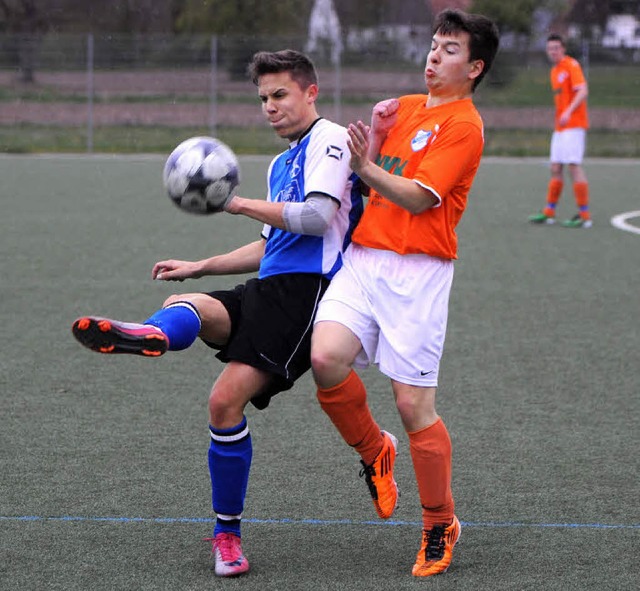 Hoch das Bein:  Der Schopfheimer Krist...eide Tore zum 2:1-Erfolg fr den SVS.   | Foto: Schn