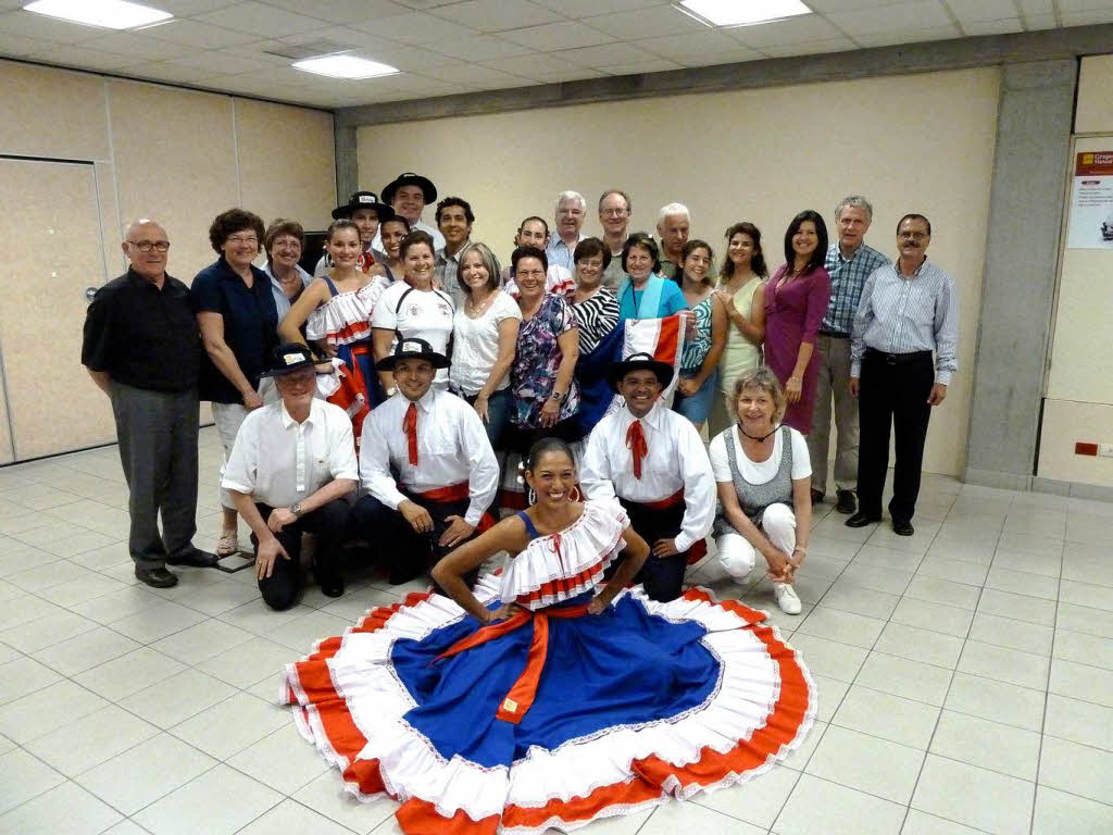Eine Delegation der Tanzgruppe  Proyeccion Folklrica MuyTicos, die 2011 auch schon in Lahr zu Gast war.