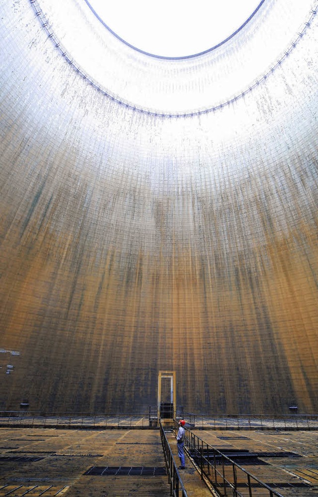 Der 144 Meter hohe Khlturm des Schweizer Atomkraftwerks Leibstadt von innen.   | Foto: KKL/TU Dresden/gms