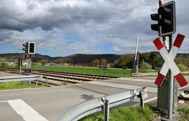 Im Himmelreich, zwischen Bahn und B34 ... entsteht das neue Feuerwehrdomizil. | Foto: Winfried Dietsche Im Himmelreich, zwischen Bahn und B34 ... entsteht das neue Feuerwehrdomizil. | Foto: Winfried Dietsche