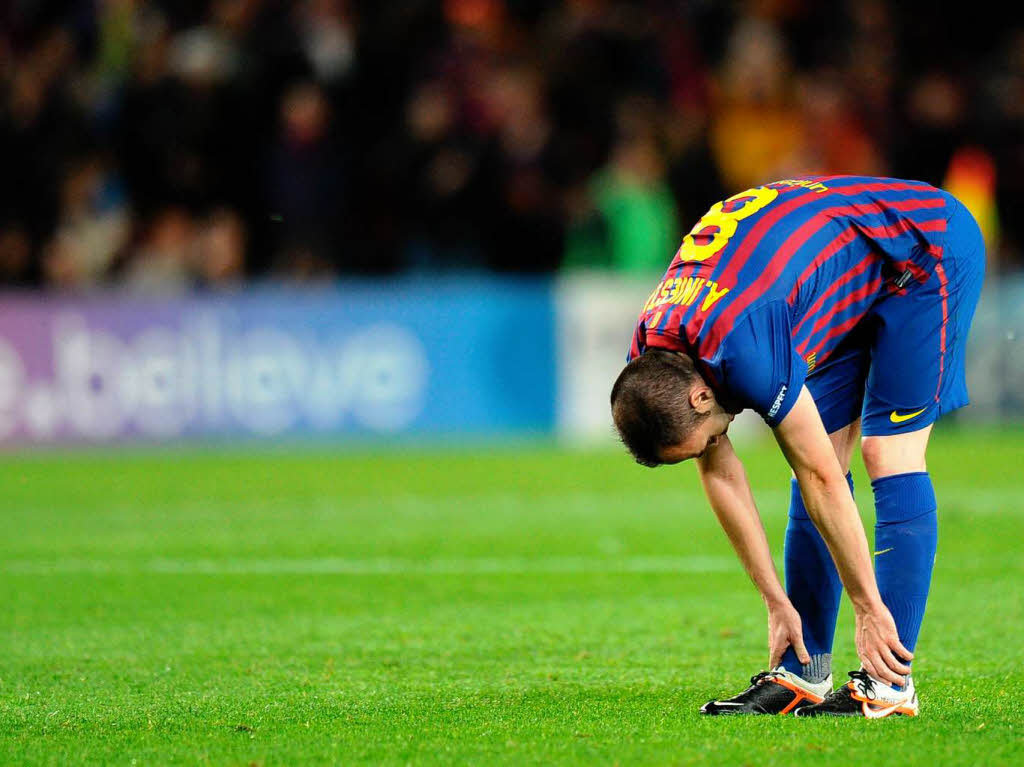 Geknickt:  Andres Iniesta, Weltklassespieler aus Barcelona.