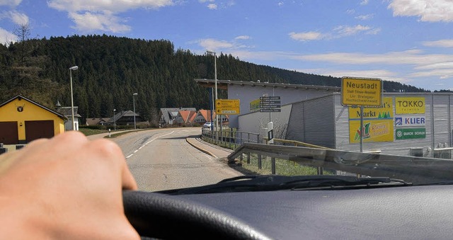 Mit dem Auto zum Arbeiten nach Neustad... haben Tausende Pendler jeden Morgen.   | Foto: Sebastian Wolfrum