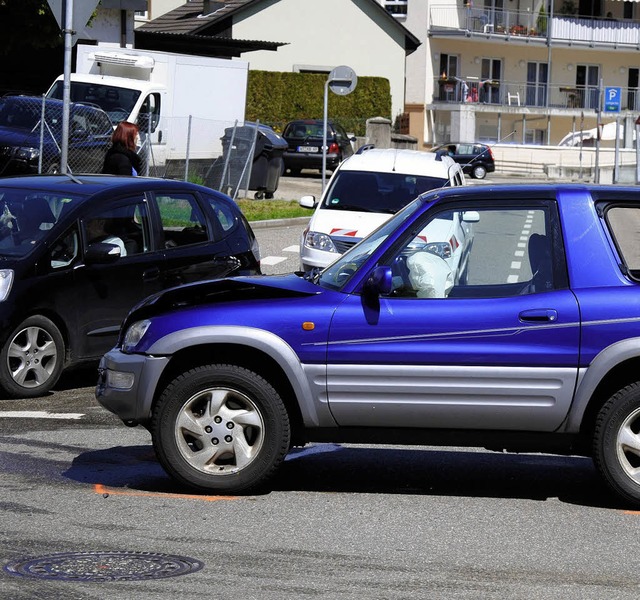 Verletzt wurde niemand beim Unfall unweit des Finanzamt.   | Foto: Fautz