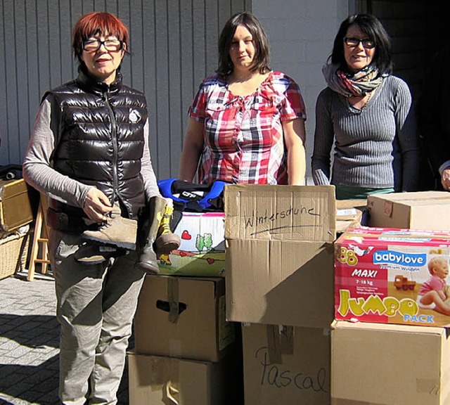 Christel Faller-Uhl mit Isabell Zippke und Margarethe Krmer helfen gerne   | Foto: Gnter Bank