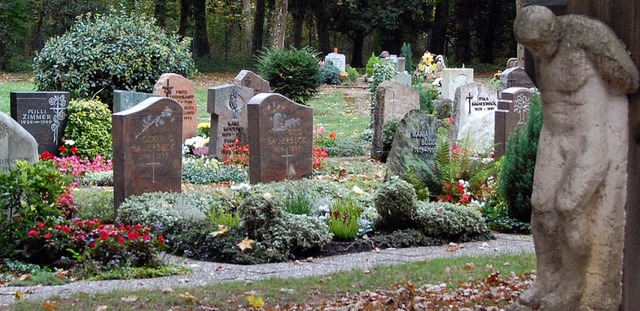 Seine Zustimmung zum Gestaltungsvorsch...grabfeld gab der Ortschaftsrat Mrkt.   | Foto: Frey