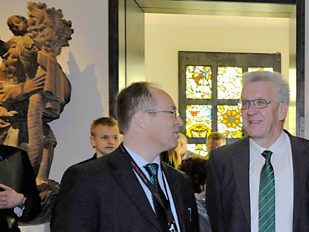 Der Leiter des Freiburger Augustinermuseums Tilmann von Stockhausen (links) mit Ministerprsident Winfried Kretschmann.
