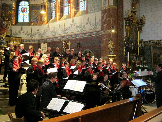 Der Kirchenchor Tunsel zeigte sich bei...der St. Michaels-Kirche in  Bestform.   | Foto: Anne Freyer