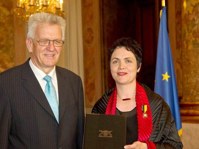 Tabea Zimmermann-Sloane und Ministerprsident Winfried Kretschmann.  | Foto: Staatsministerium