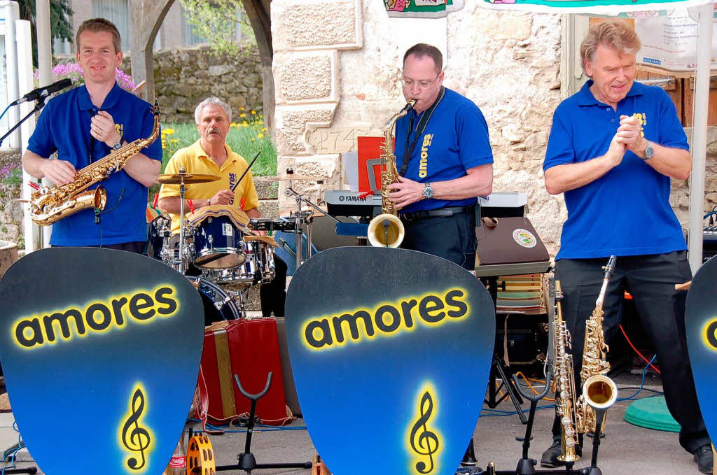 Die Band "Amores" sorgte fr Stimmung beim Sthlinger Frhling.