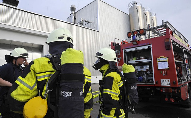 Feuerwehr bei  AC Folien Mllheim  | Foto: Volker Mnch