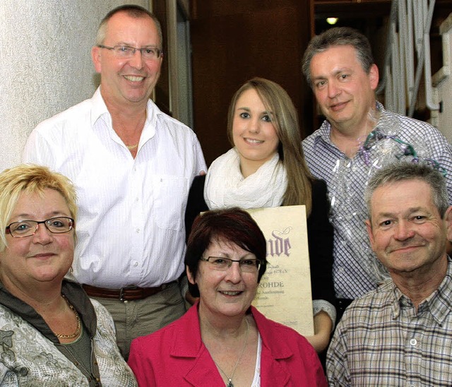 Christian Wassmer, Celine Rohde, Otti ...eue zu den Obersckinger Hexen geehrt.  | Foto: jrn kerckhoff