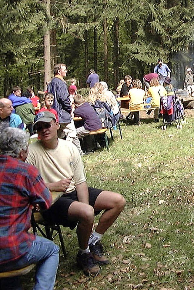 Nach der Wanderung in den Mai locken viele Hocks wie  hier am Fritscheneck.  | Foto: bergwacht