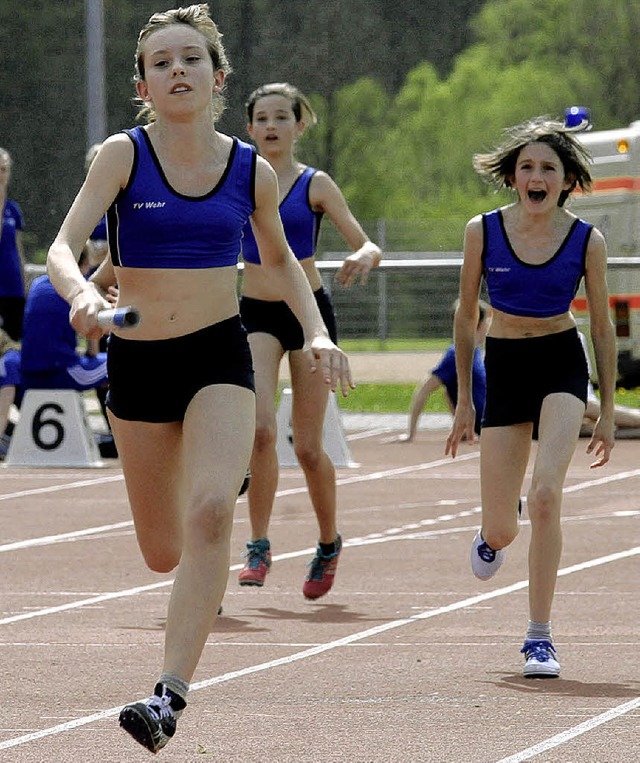 &#8222;Laaaaaauf&#8220; &#8211; Caroli...nta zum Sieg ber 4x75 Meter der U14.   | Foto: kaufhold