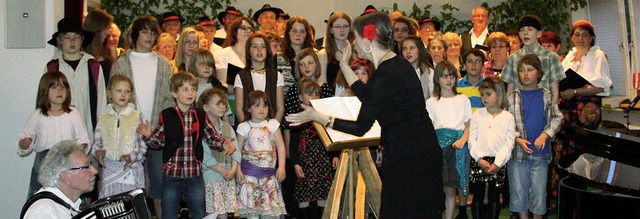 Zigeunerromantik im Operettenlook best... Konzert des Gesangvereins Feuerbach.   | Foto: Walter Bronner