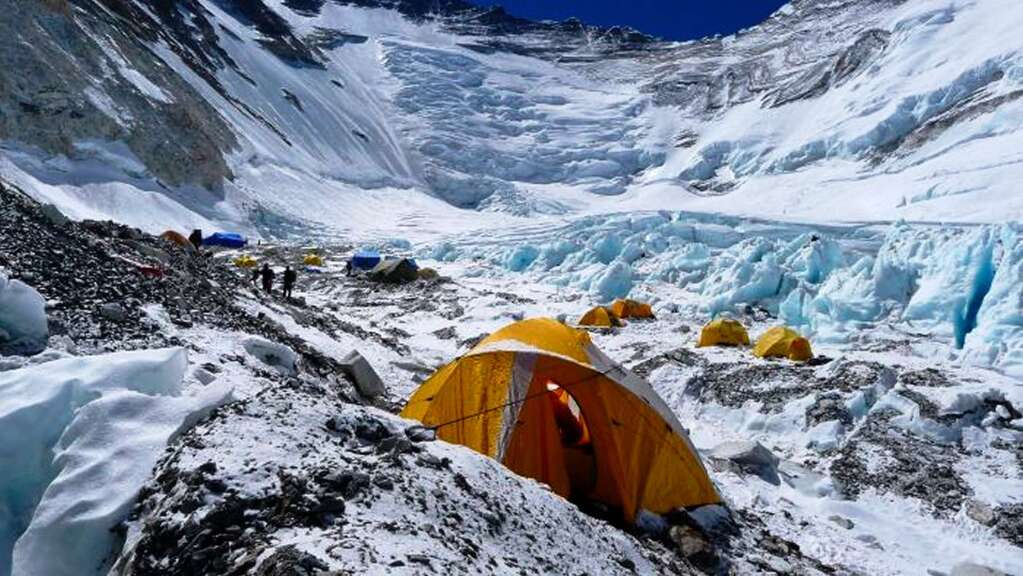 Die Vorbereitungen  fr den  Gipfelangriff: Das  Lager 2  auf 6400 Meter