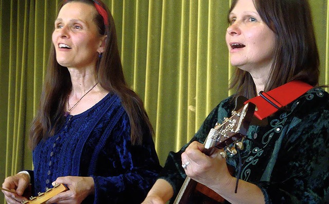 Boten ausdrucksstarke Lieder und Gesch...d:  Gabriele Bucher und Sabine Meyer    | Foto: Peter Palmer