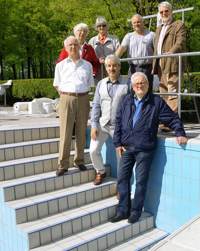 Seniorengerechte Treppe im Schwimmerbecken im Sckinger Waldbad  | Foto: Michael Krug