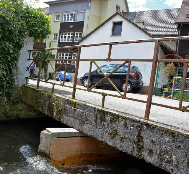 Marode ist die Brcke in der Chupfersc...em Jahr abgerissen und neu aufgebaut.   | Foto: Andr Hnig