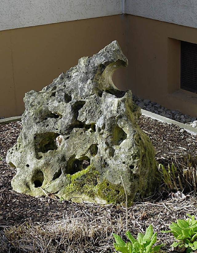 Der Stein, der lange bei der flinger ... einem Vorgarten wieder aufgetaucht.    | Foto: BZ