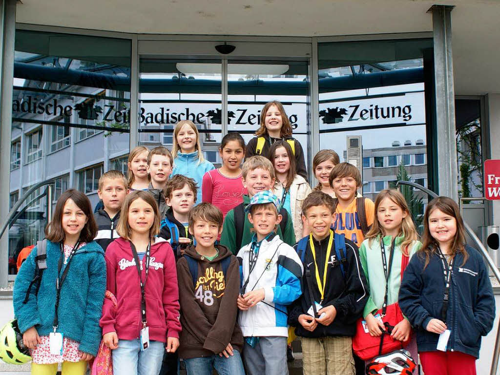 Die Klasse 4d der Grundschule in Denzlingen (Außenstelle) mit ihrer Lehrerin Frau Sonja Dagenbach Die Klasse 4d der Grundschule in Denzlingen (Außenstelle) mit ihrer Lehrerin Frau Sonja Dagenbach