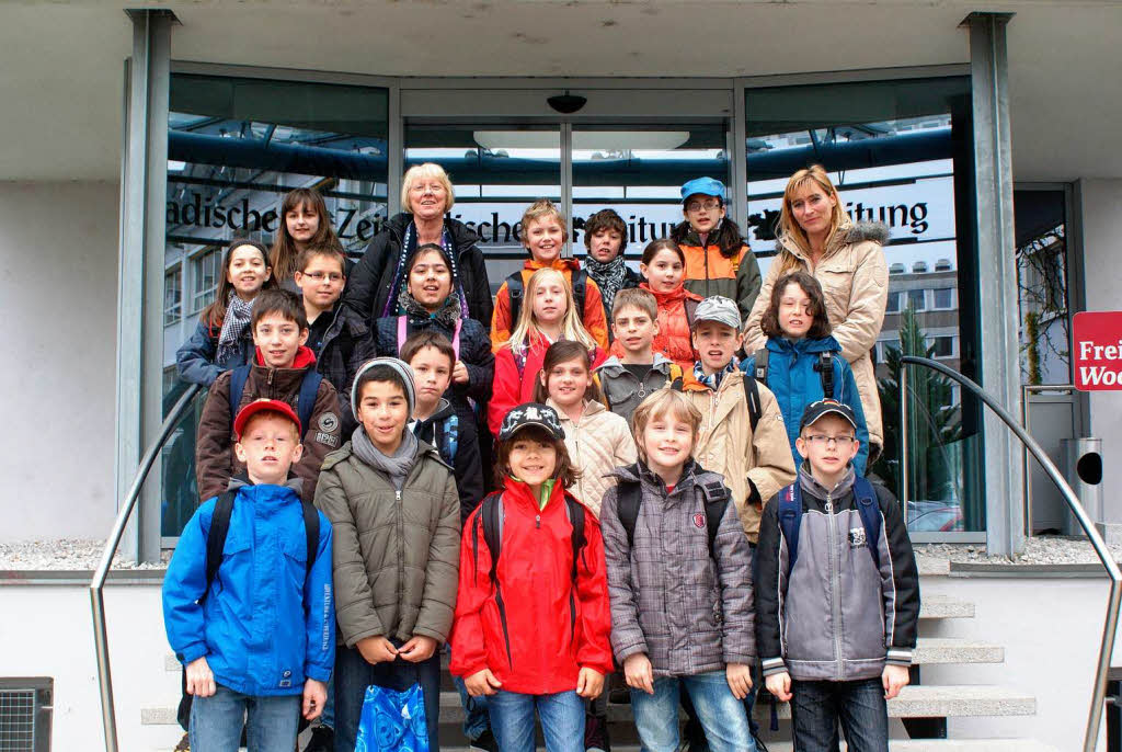 Die Klasse 4a der Rosenburgschule in Müllheim mit ihrer Lehrerin Frau Angela Becker Die Klasse 4a der Rosenburgschule in Müllheim mit ihrer Lehrerin Frau Angela Becker