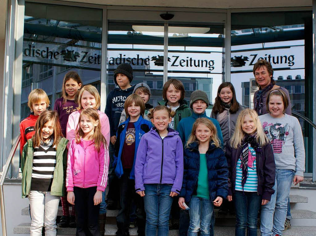 Die Klasse 4b der Ernst-Leitz Grundschule in Sulzburg mit ihrer Lehrerin Frau Ullrike Klingler Die Klasse 4b der Ernst-Leitz Grundschule in Sulzburg mit ihrer Lehrerin Frau Ullrike Klingler