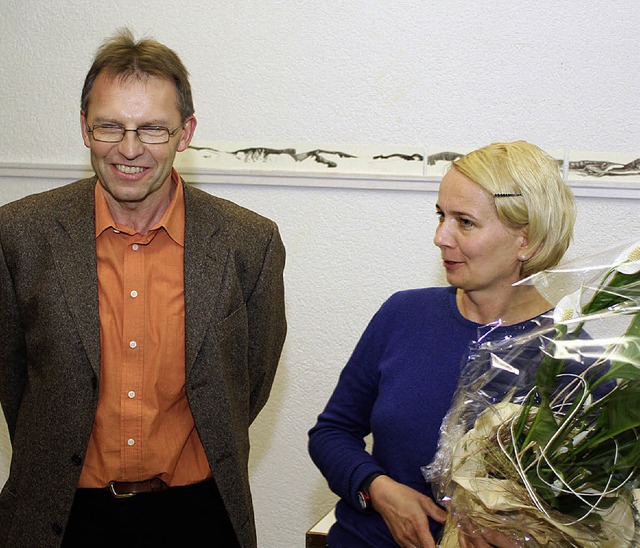 Jetzt heit es Abschied nehmen: Karl M...anna Maxellon mit einem Blumenstrau.   | Foto: Gert Brichta