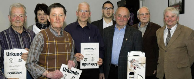 Klaus Scheer (rechts) und der Ehrenvor...iechle, Andreas Sutter und Hans Brand   | Foto: Privat