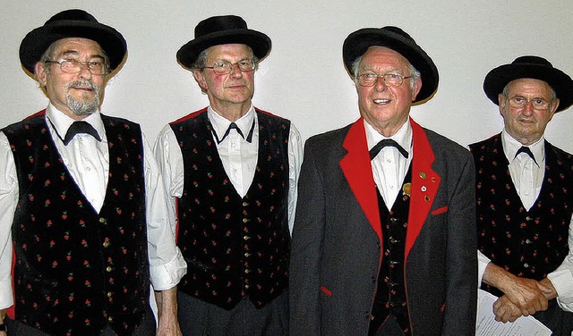 Dieter Mller (von links), Erwin Reich...trecker als dienstlteste Mitglieder.   | Foto: Ringwald