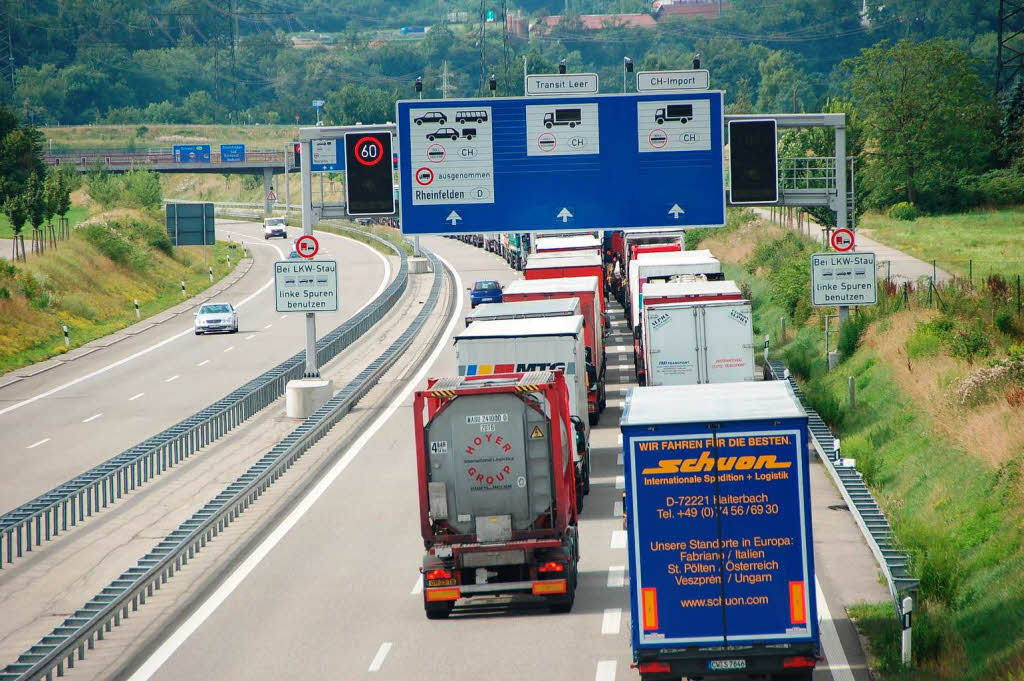 Zoll Rheinfelden Der Stau wird länger und länger Rheinfelden