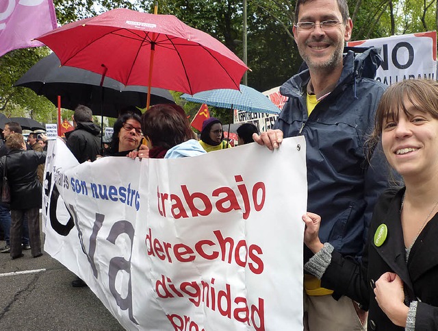 Junge Arbeitslose protestieren in Madrid gegen die  Regierung.  | Foto: Dahms