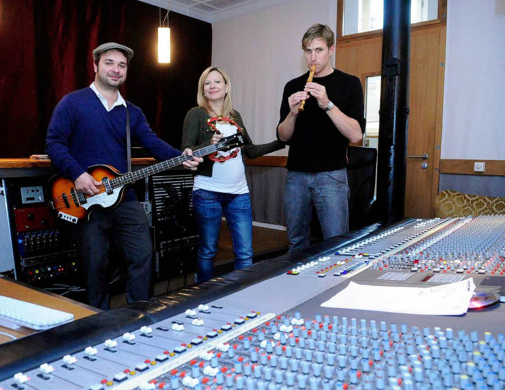 Alexander Dupps, Caroline Lauer und Steffen Siefert im Tonstudio