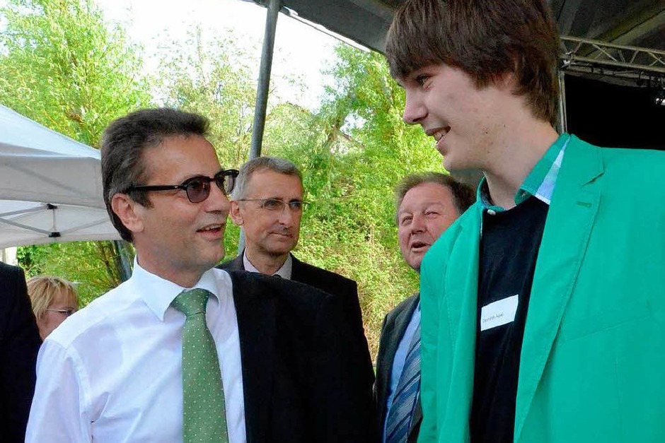Von Jugendpolitiker zu Landespolitiker: Dominik Apel (rechts) im Gespräch mit Peter Hauk (Foto: Ingrid Böhm-Jacob) Von Jugendpolitiker zu Landespolitiker: Dominik Apel (rechts) im Gespräch mit Peter Hauk (Foto: Ingrid Böhm-Jacob)
