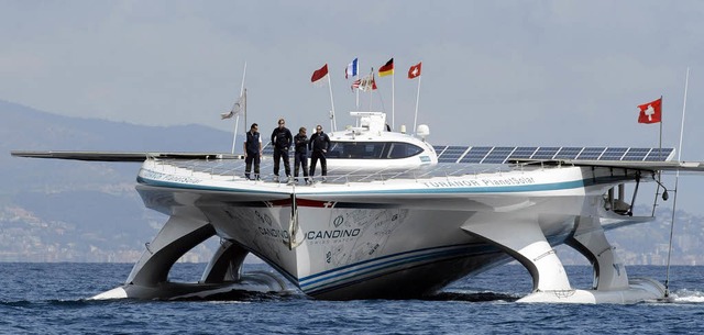 Zurck im sicheren Hafen: Der Katamaran liegt seit Freitag wieder von Monaco.    | Foto: DPA