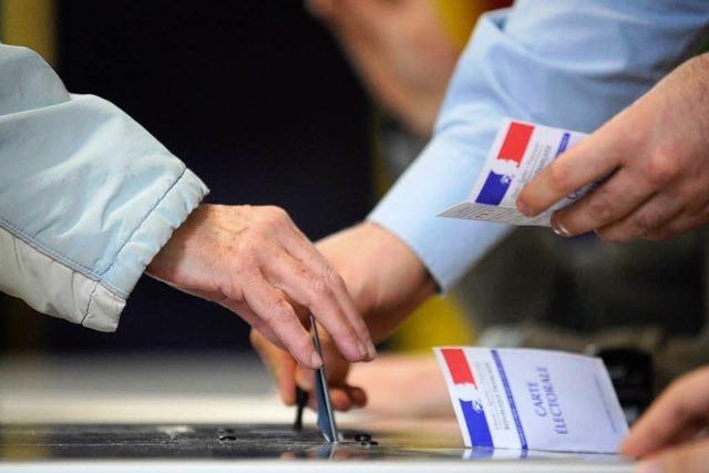 Frankreich: Erste Umfragen sehen Hollande vorn