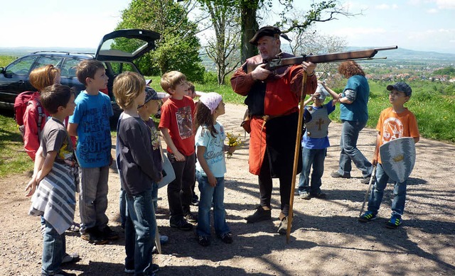 Wie die Ritter &#8222;anno dazumal&#82...burg bei Emmendingen von Werner Bauer.  | Foto: Privat