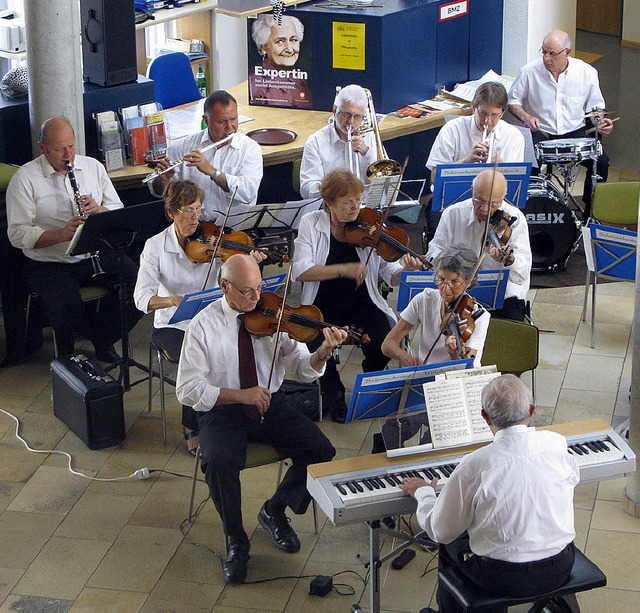 Das Waldkircher Salonorchester &#8211;...isterte mit frhlingshaften Melodien.   | Foto: ZVG