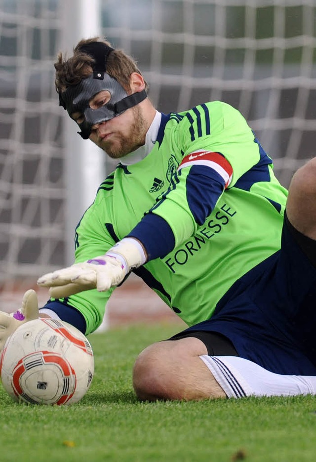 Fangsicher ist Dominik Osek. Doch  geg...ger Torhter viermal geschlagen geben.  | Foto: seeger