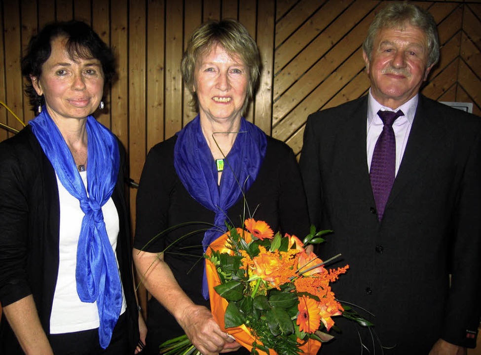 Die goldene Verdienstnadel des  Deutsc... Zweite Vorsitzende  Hannelore  Klaus.  | Foto: Ingeborg Grziwa