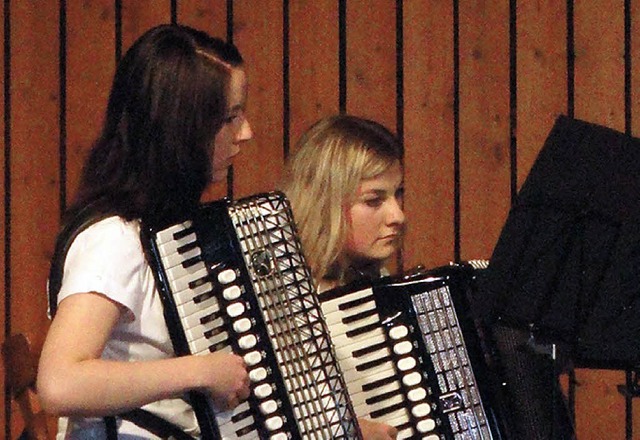 Konzentriert: Spielerinnen des Jugendorchesters.  | Foto: Katharina Bchle