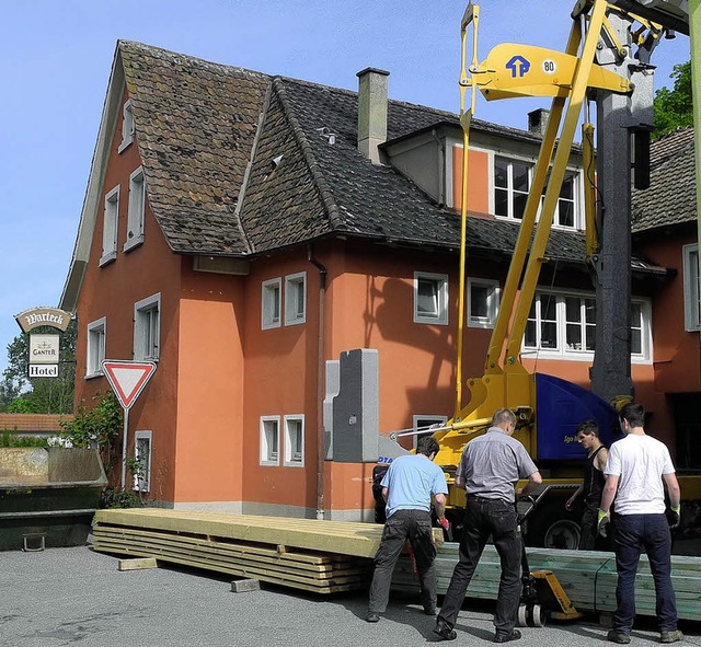 Der  Gasthof Warteck in Niederweiler wird gerade renoviert.   | Foto: Umiger