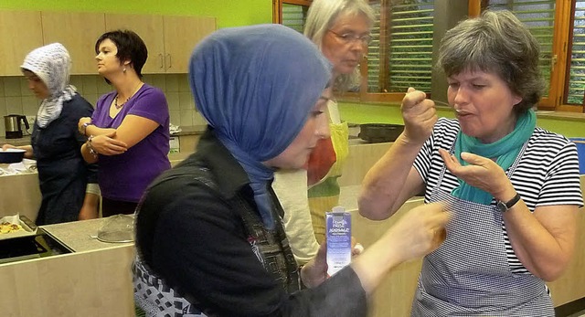 Spannende Erfahrungen machen die Teilnehmerinnen mit  der trkischen Kche.   | Foto: Claudia Gempp