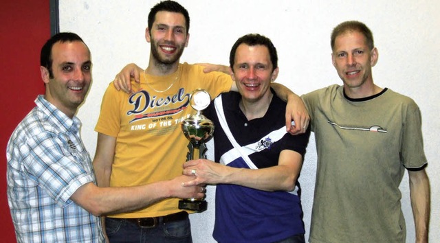 Harald Stertz (von links) bernahm die...terhalter feierten ihre Platzierungen.  | Foto: Privat