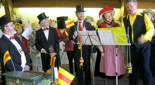 Eine bunte Revue zu Ehren des 60.Gebur...e den Senioren in Merzhausen geboten.   | Foto: Anne freyer